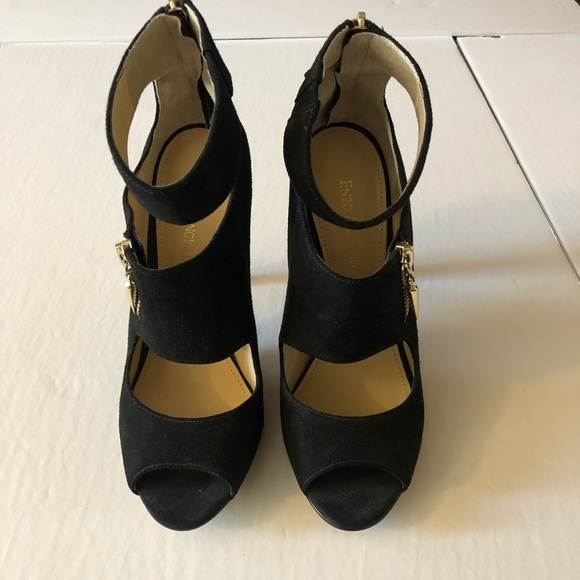 Enzo Angiolini cut-out pumps in black suede. - Picture 2 of 4